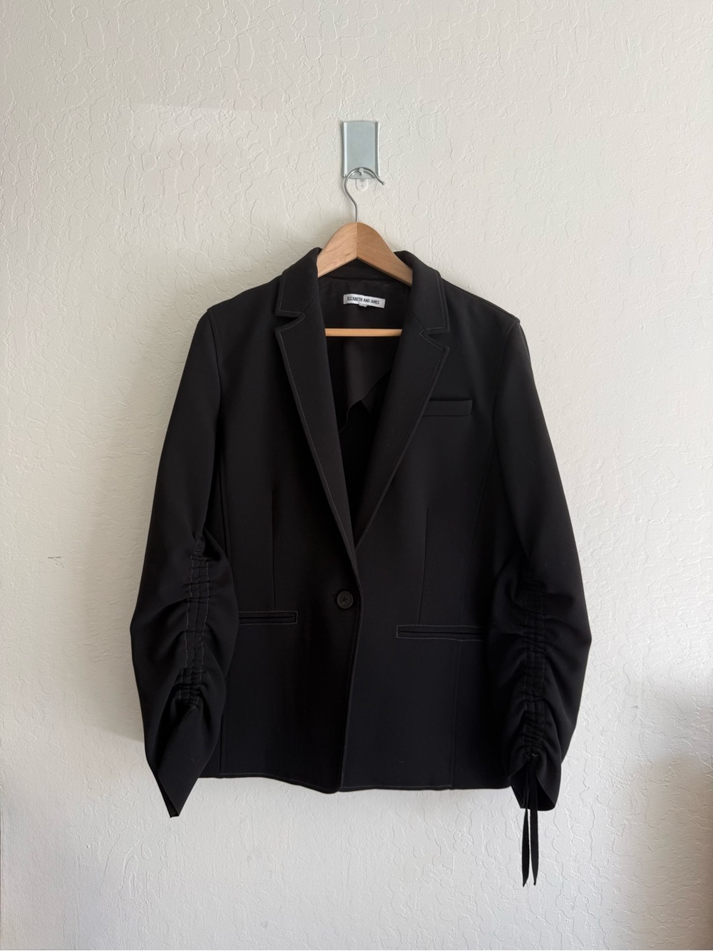 Black Women's Ruched-Sleeve Blazer